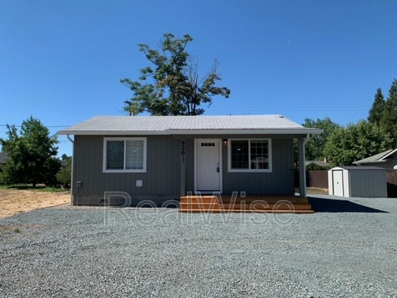 926 1/2 Sw Greenwood Ave - Photo 2 of 34