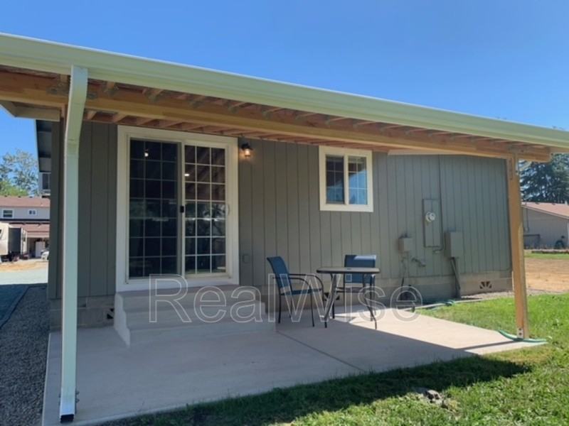 926 1/2 Sw Greenwood Ave - Photo 4 of 34