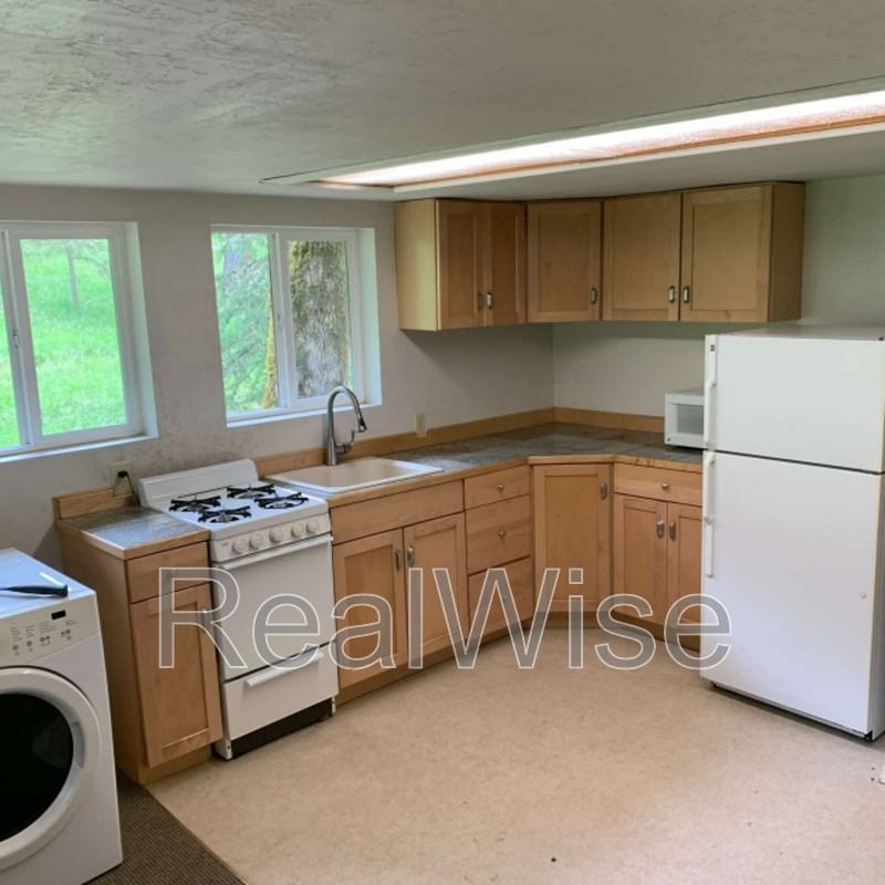 2451 W Jones Creek Rd #B - Photo 7 of 25