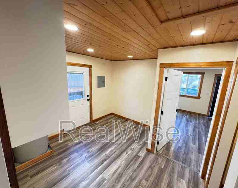 7429 W Evans Creek Rd - Photo 5 of 34