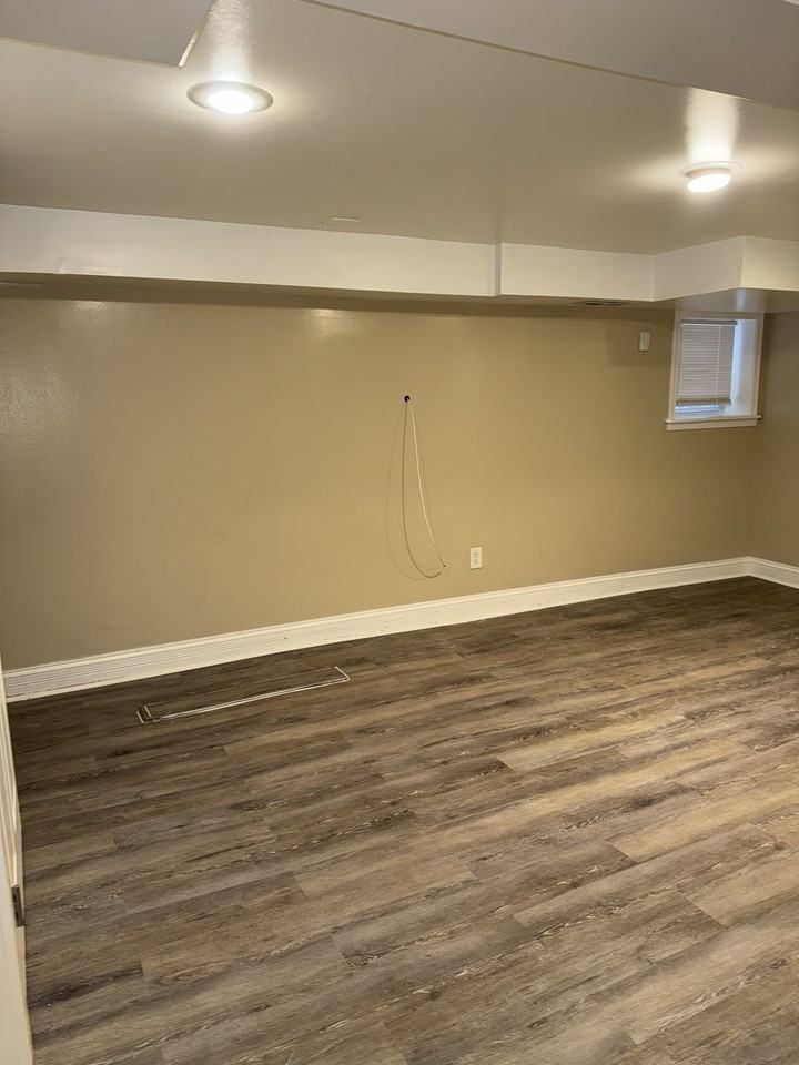 4946 West School Street #G - Photo 2 of 15