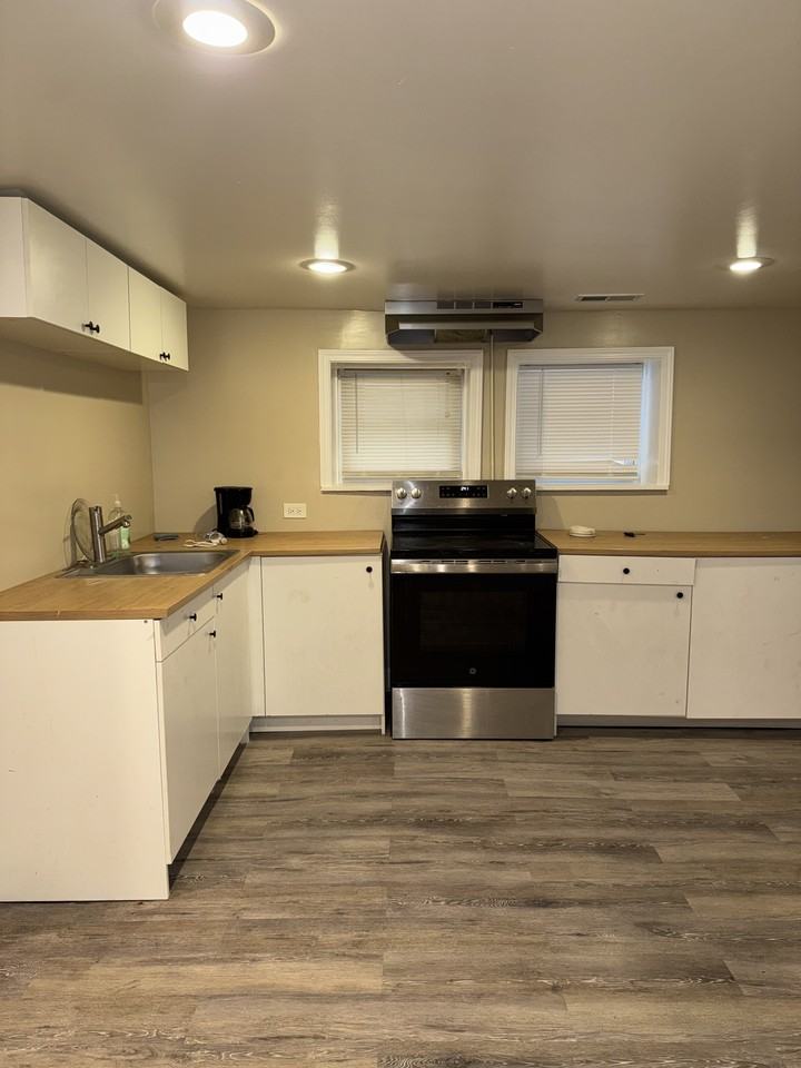 4946 West School Street #G - Photo 3 of 15