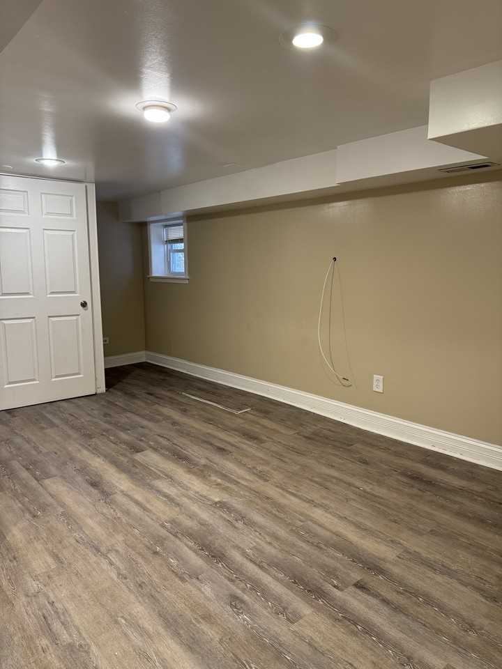 4946 West School Street #G - Photo 6 of 15