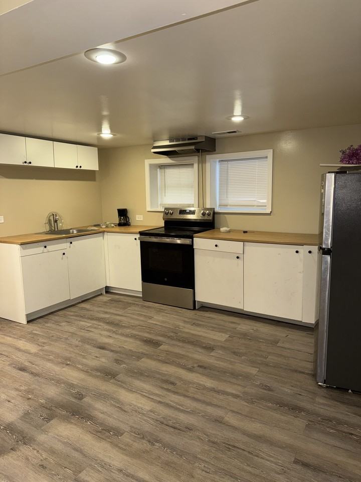 4946 West School Street #G - Photo 4 of 15