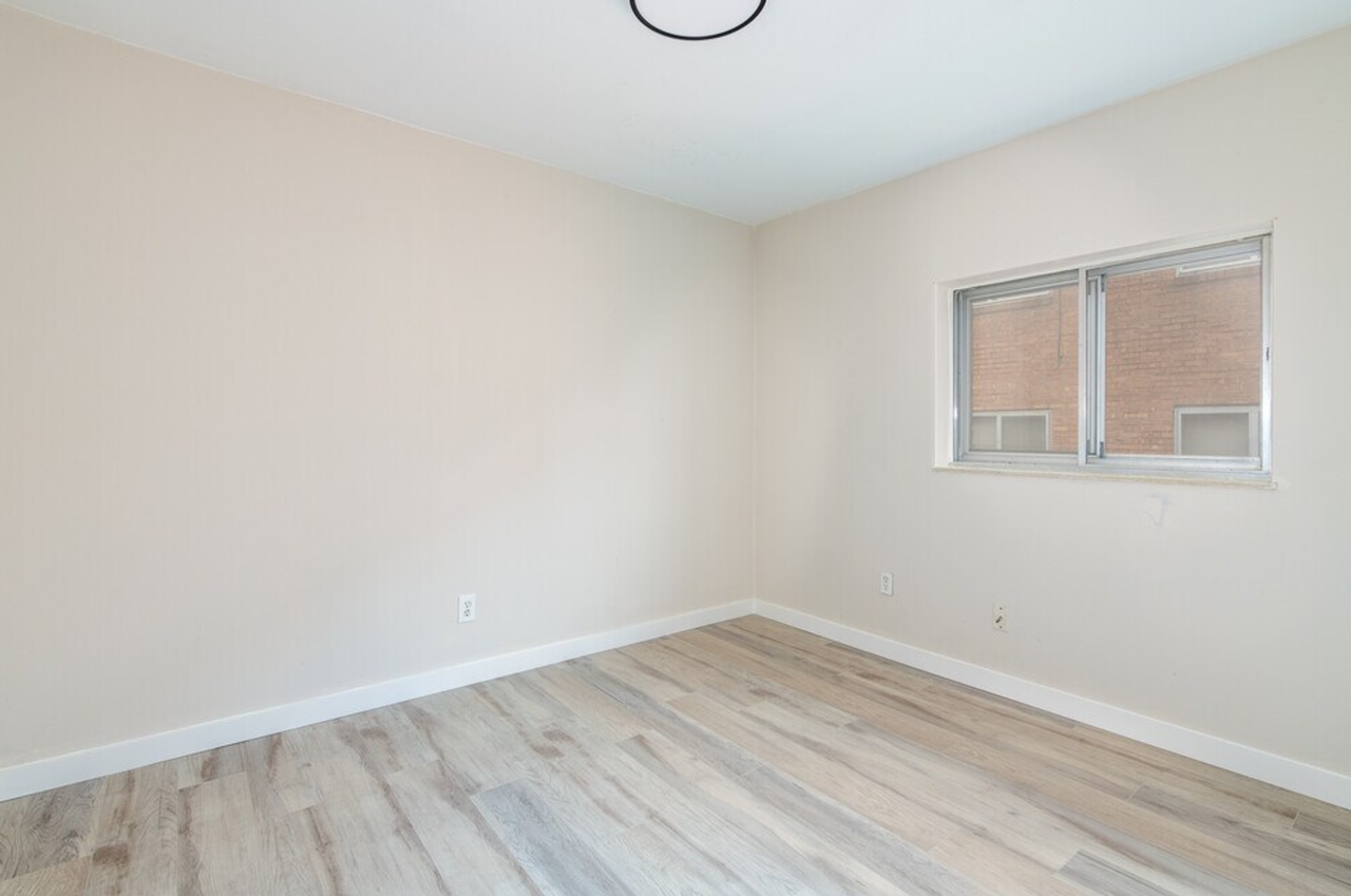 Forest Creek Apartments - Photo 7 of 17