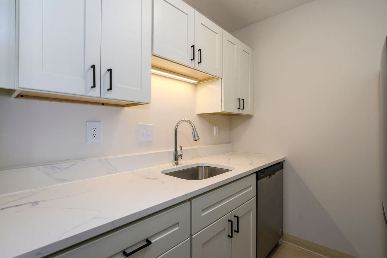 Oak Forest Apartments - Photo 3 of 50