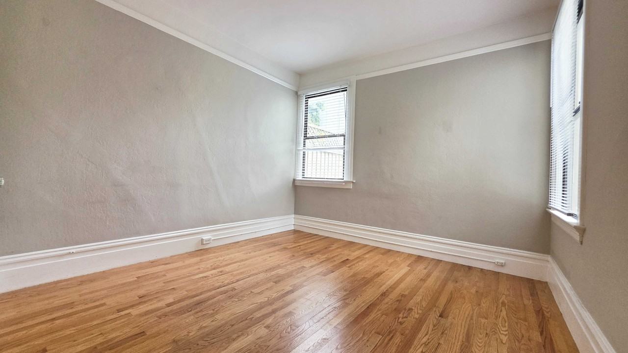 377A Union St - Photo 4 of 6