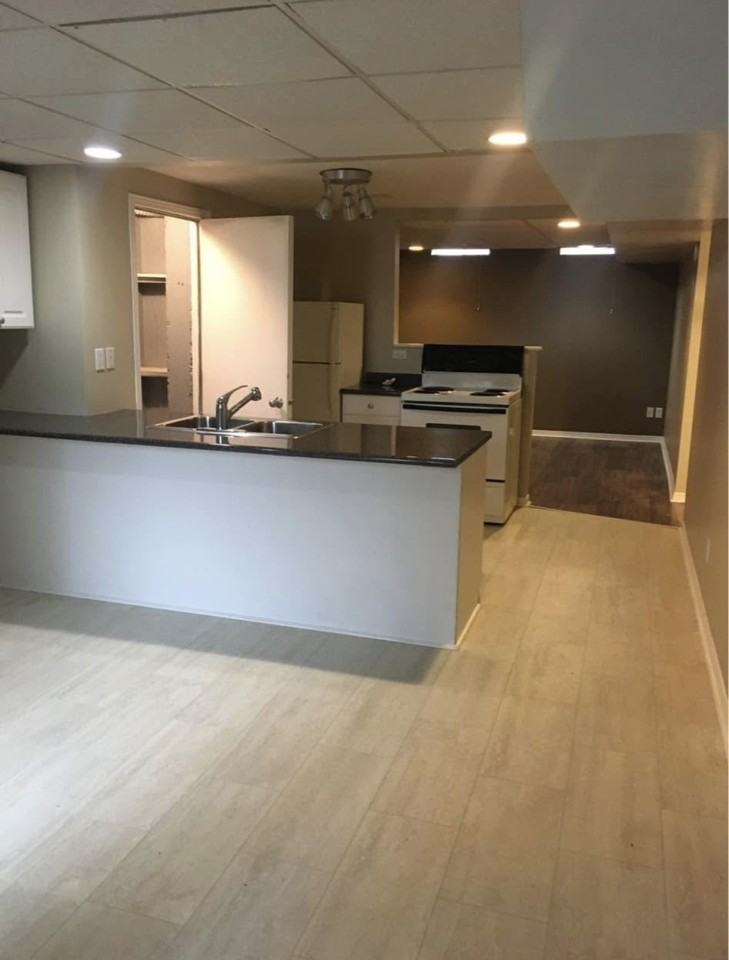 102 Sylwood Cres - Photo 2 of 10