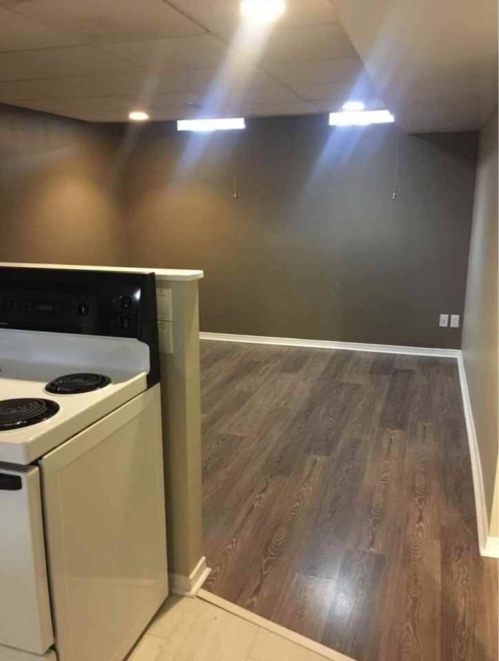 102 Sylwood Cres - Photo 3 of 10