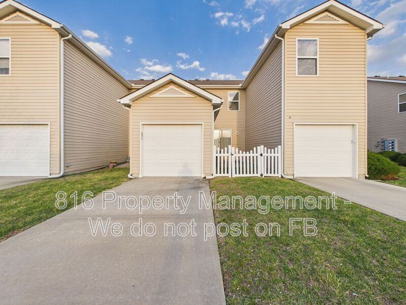 8164 N Drury Ave - Photo 2 of 34