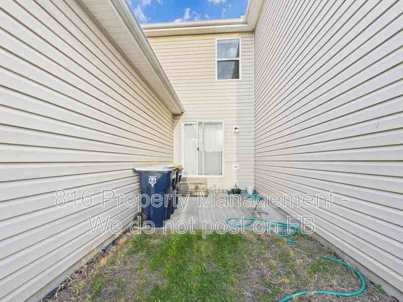 8164 N Drury Ave - Photo 5 of 34