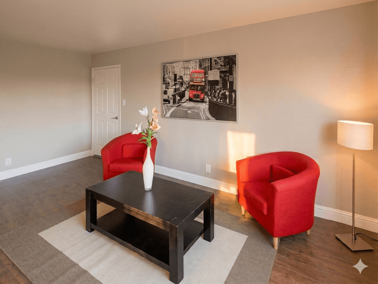 Diamond Haus - Photo 7 of 12