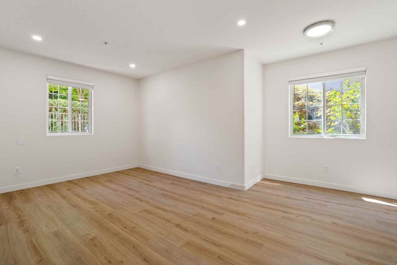 3372 Rockview Pl - Photo 4 of 37