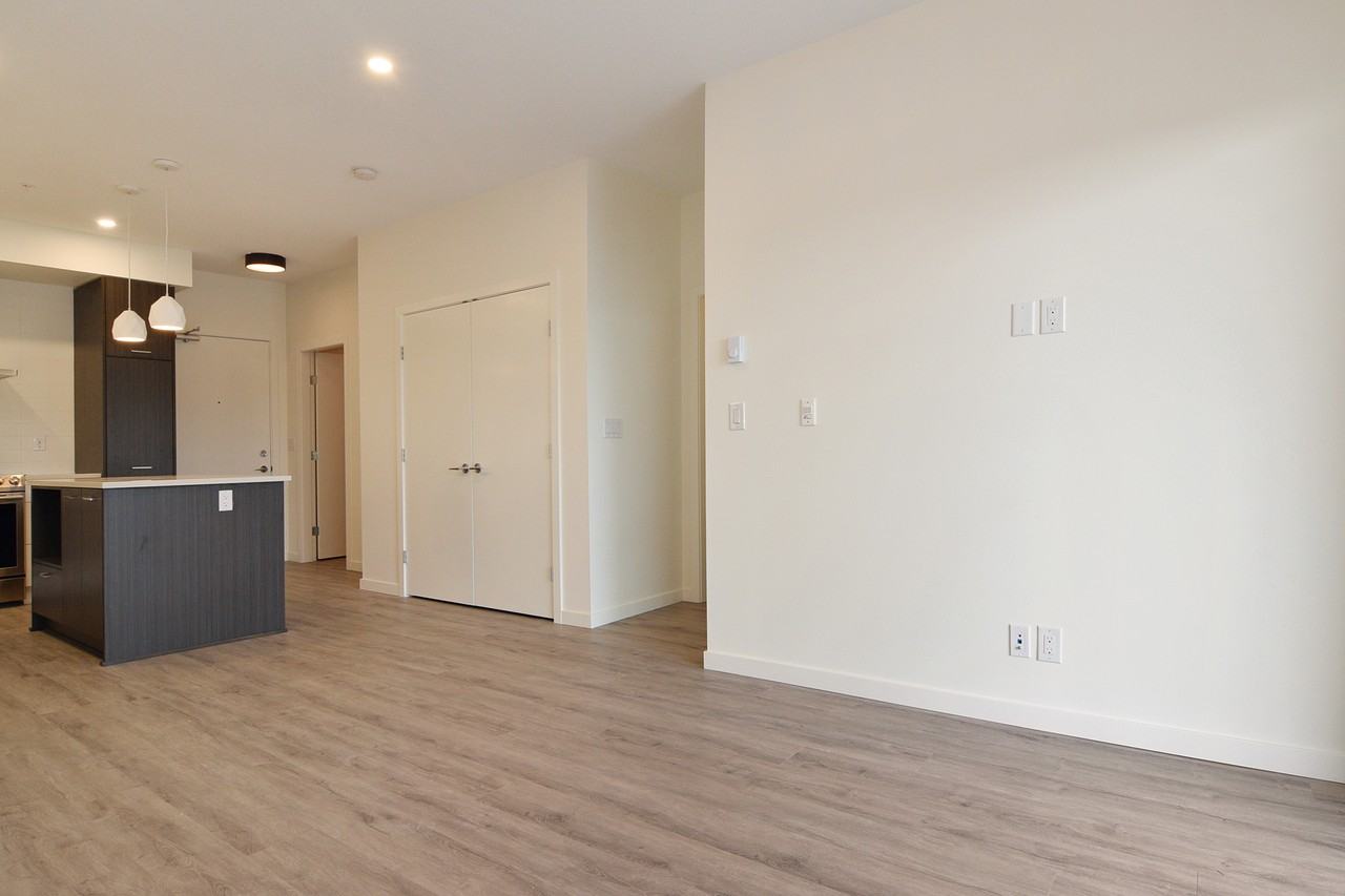 20087 68 Ave - Photo 3 of 14