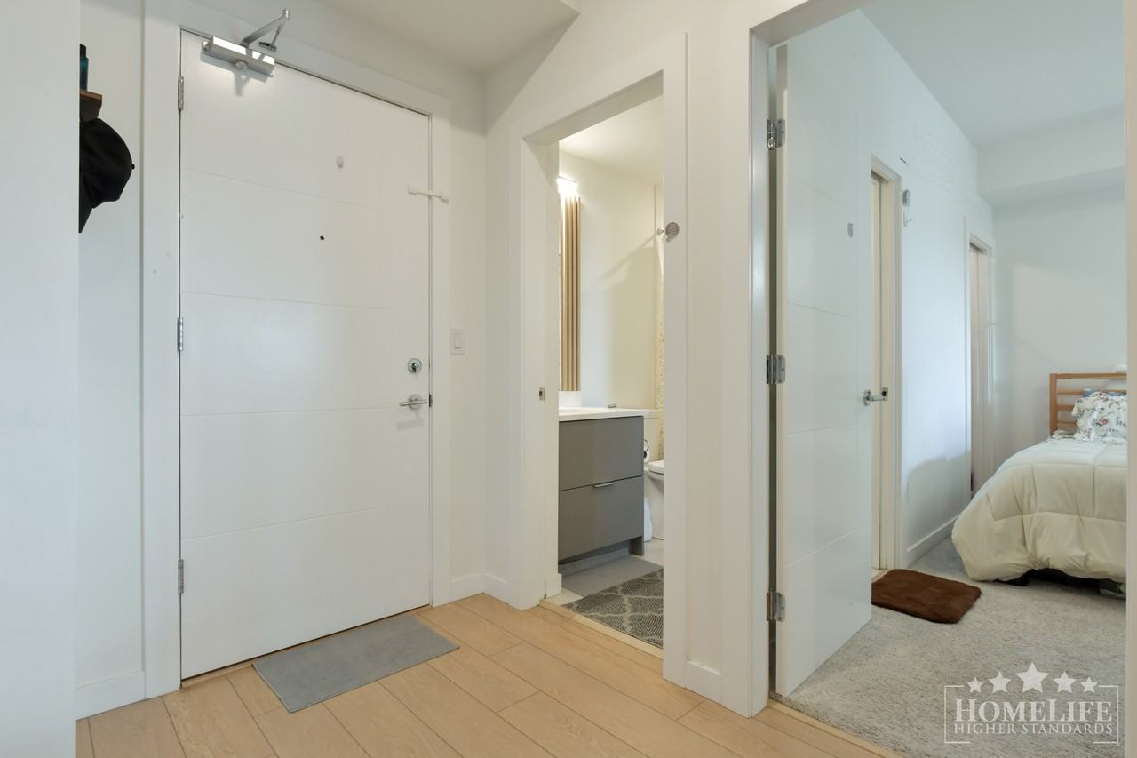 20695 Eastleigh Cres - Photo 3 of 21