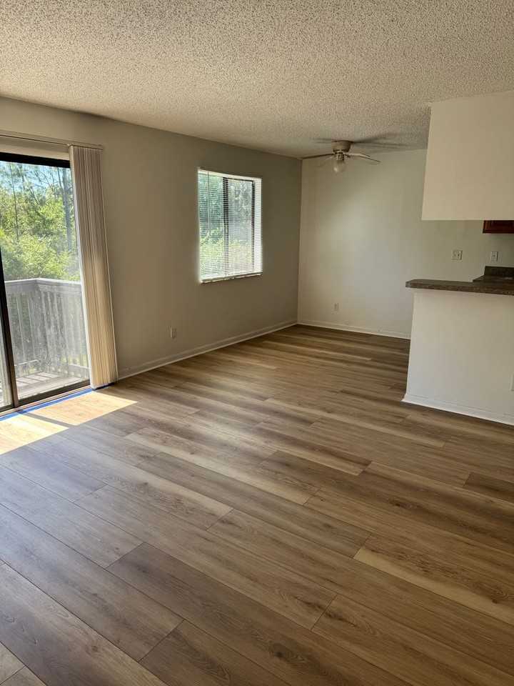 421 Mercury Ave Se #8 - Photo 3 of 15