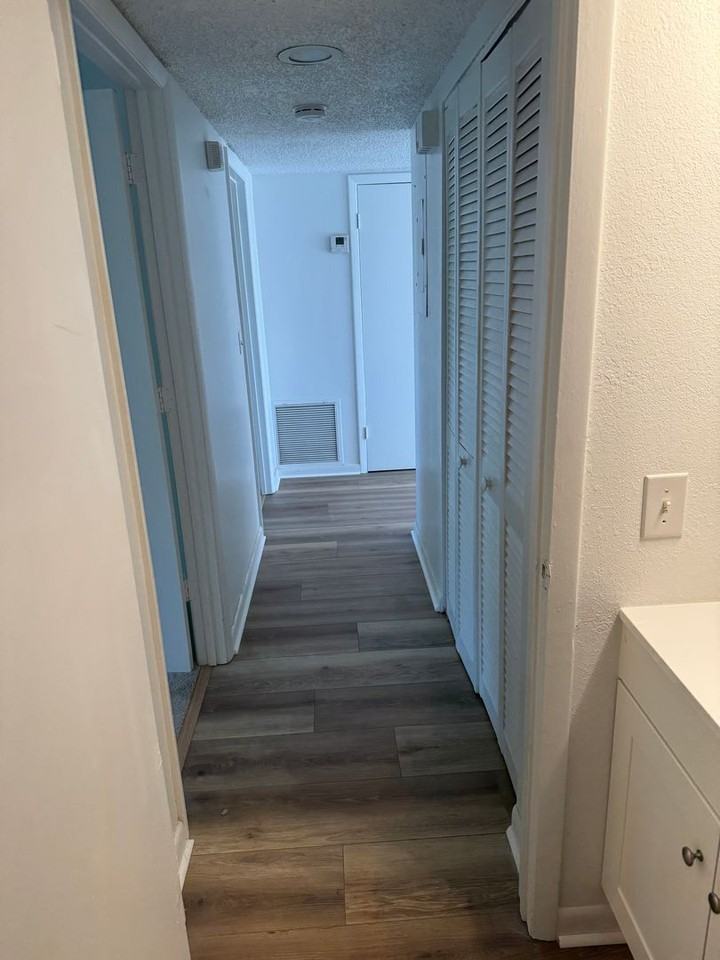 421 Mercury Ave Se #8 - Photo 7 of 15