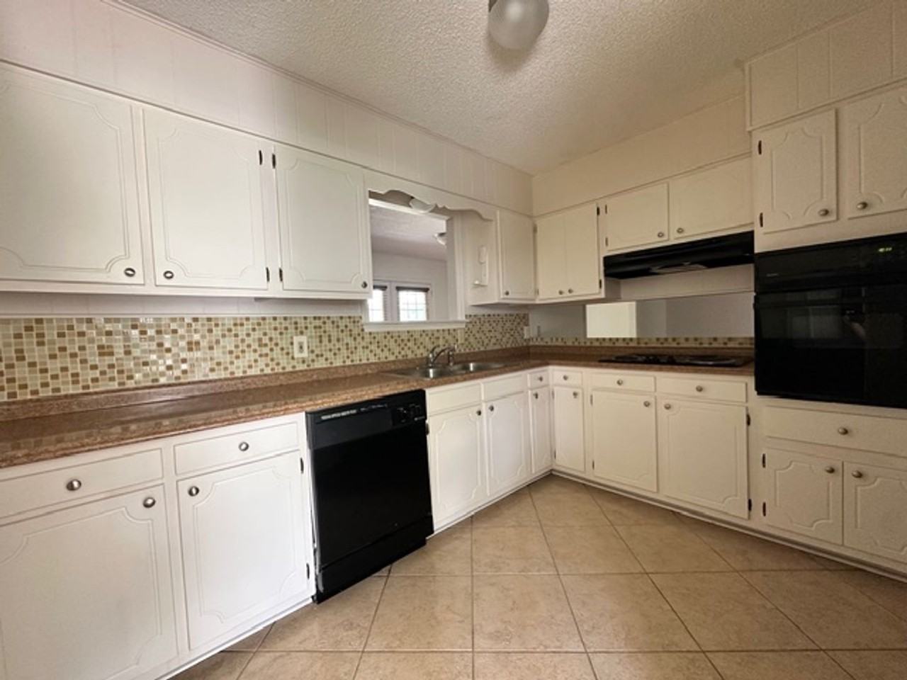 1767 Peck Dr - Photo 2 of 13