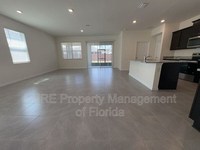 4122 Nw 48th Terrace Rd - Photo 4 of 50