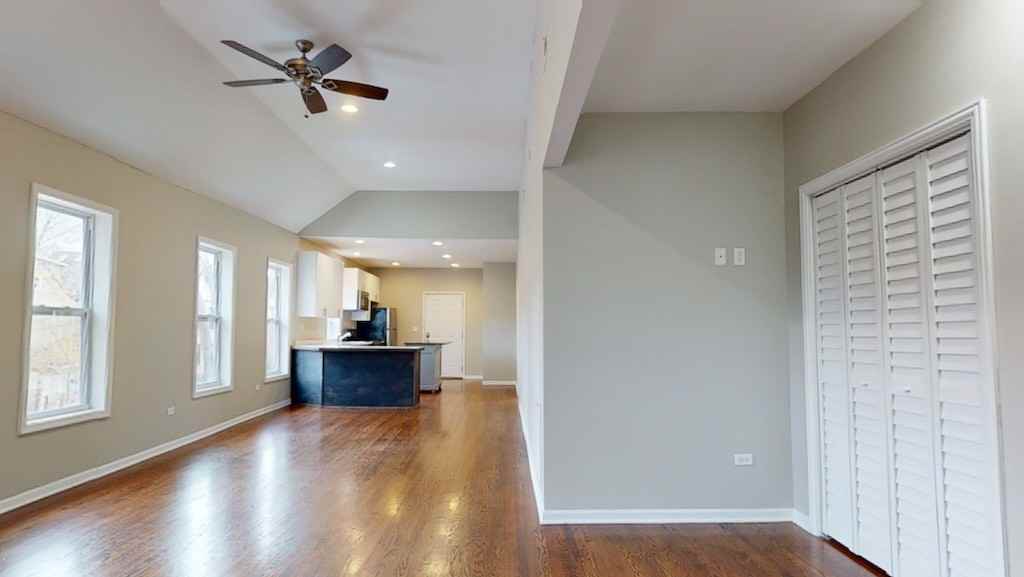 2101 W Fletcher St #2 - Photo 5 of 20