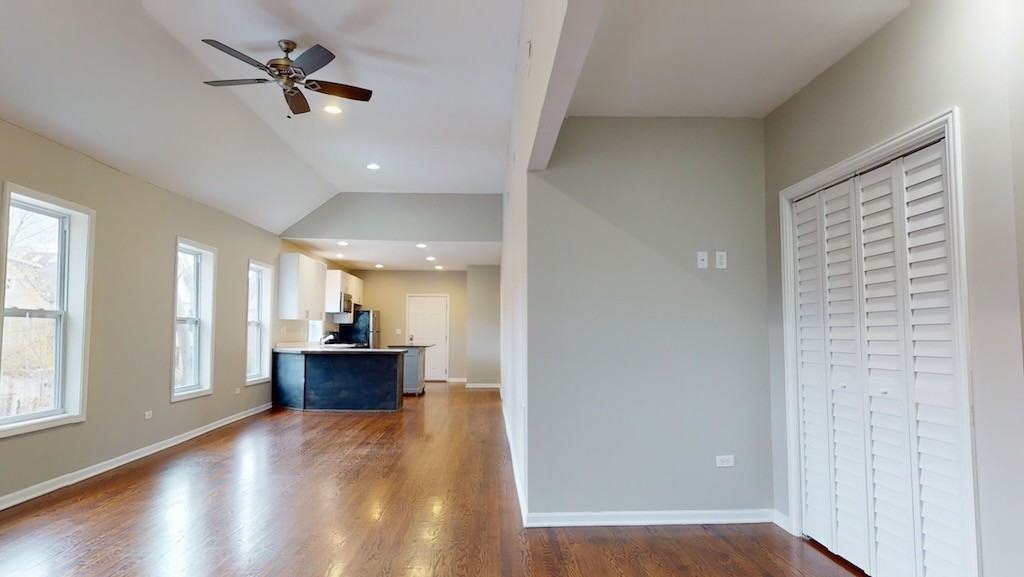 2101 W Fletcher St #2 - Photo 7 of 20