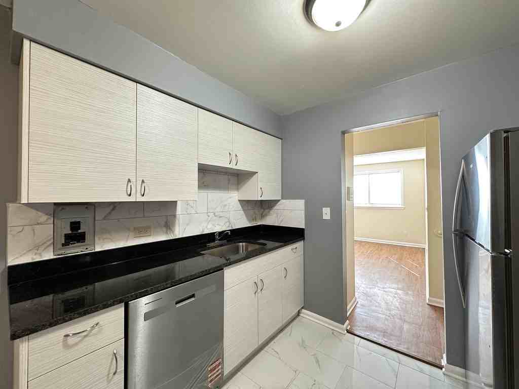 620 N Lincoln Ave #G08 - Photo 3 of 21