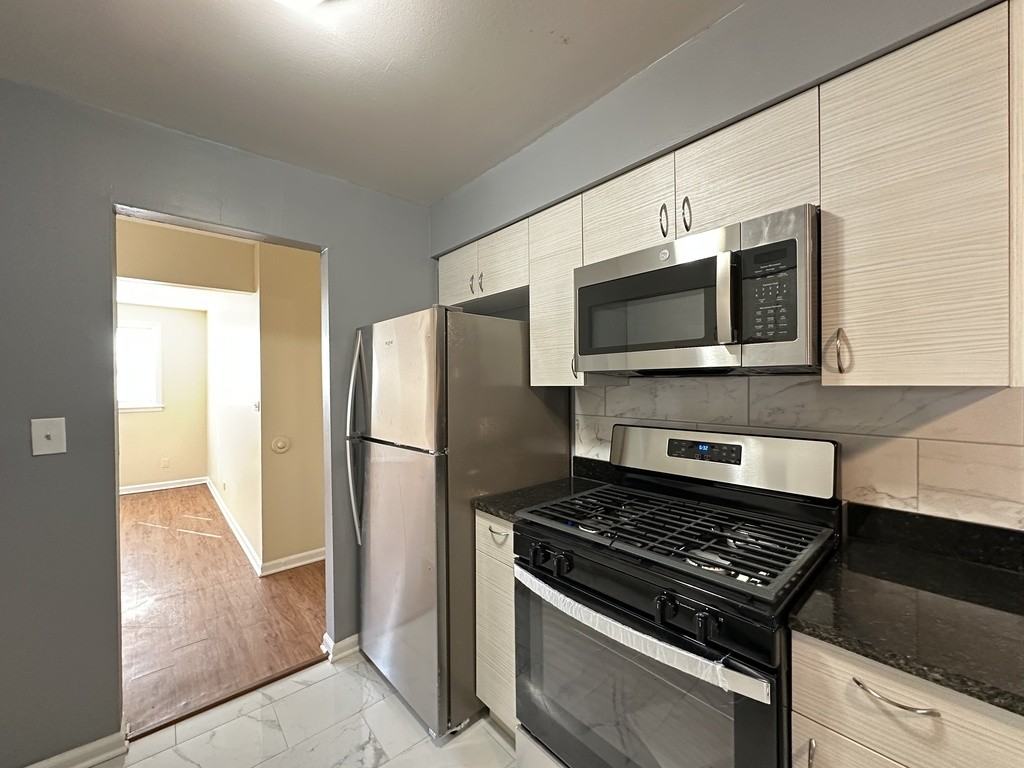 620 N Lincoln Ave #G08 - Photo 4 of 21