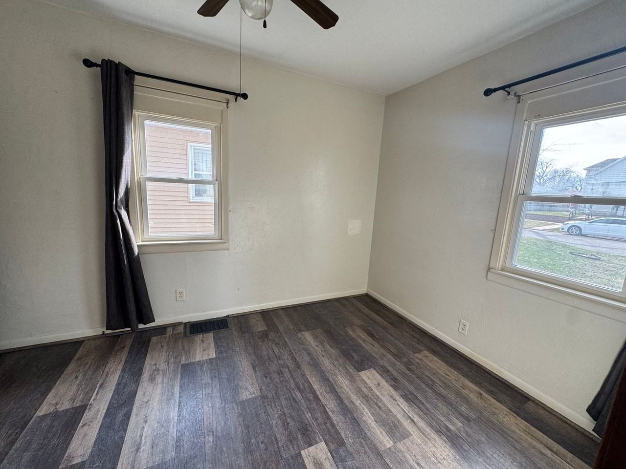 501 Magnolia Pkwy - Photo 3 of 13