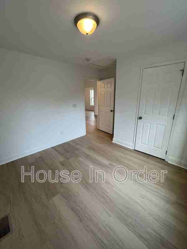 208 Fountain Way - Photo 4 of 14