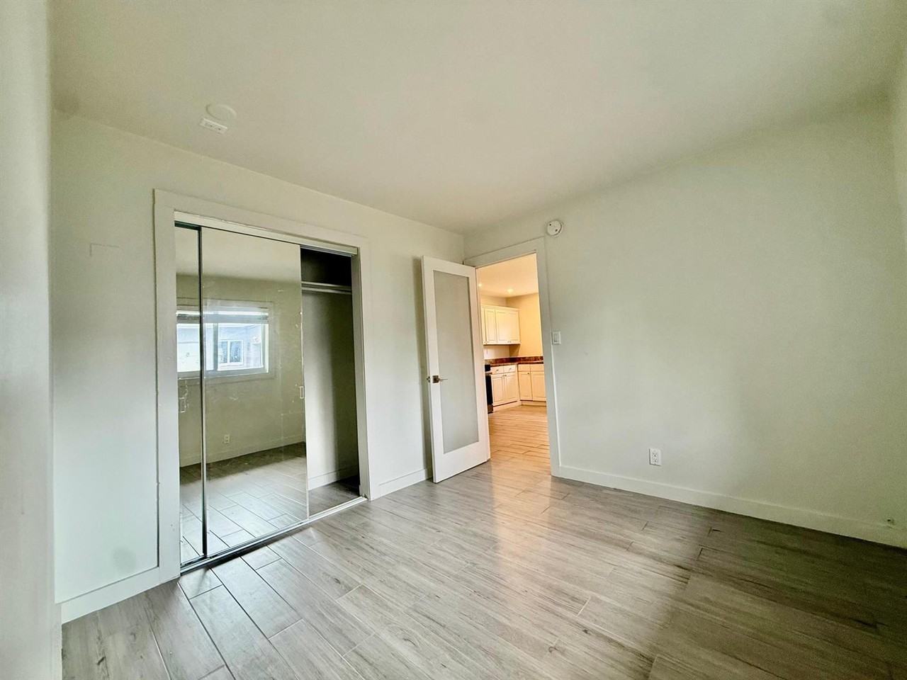 1215 Northeast 17th Avenue - Photo 7 of 8