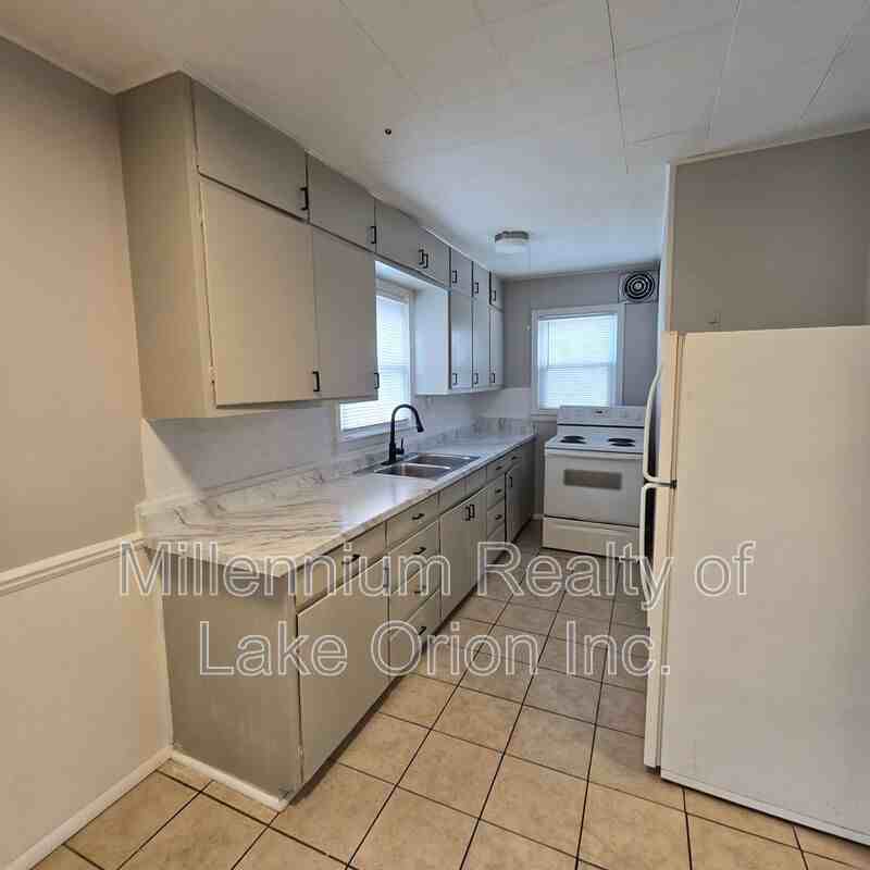 715 Kenilworth Ave - Photo 3 of 30