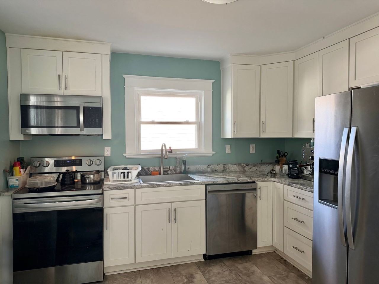 2300 Fontaine Ave - Photo 2 of 6