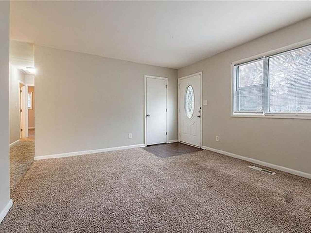 1410 Willow Dr - Photo 3 of 13