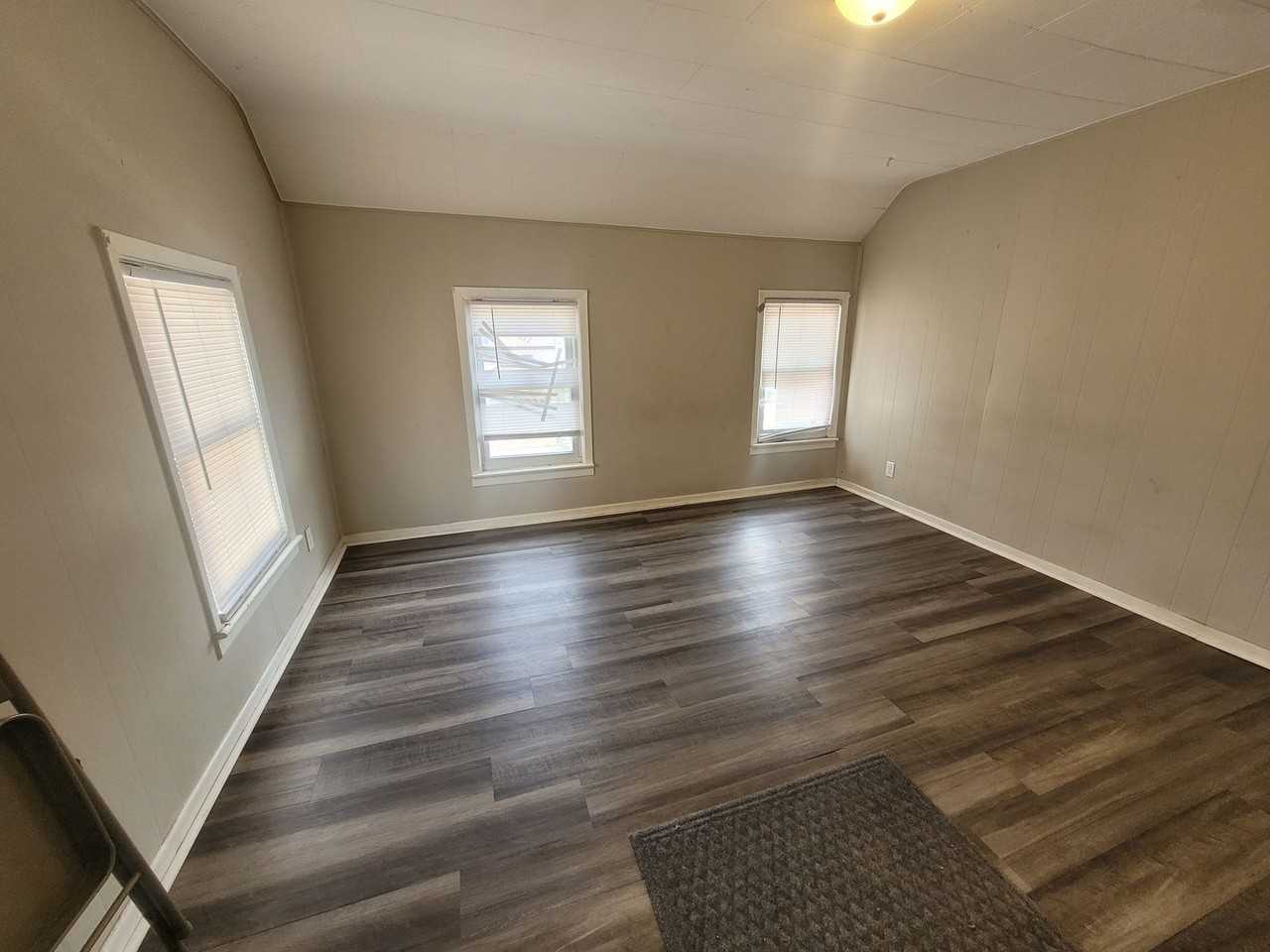 1713 Wood St - Photo 5 of 6