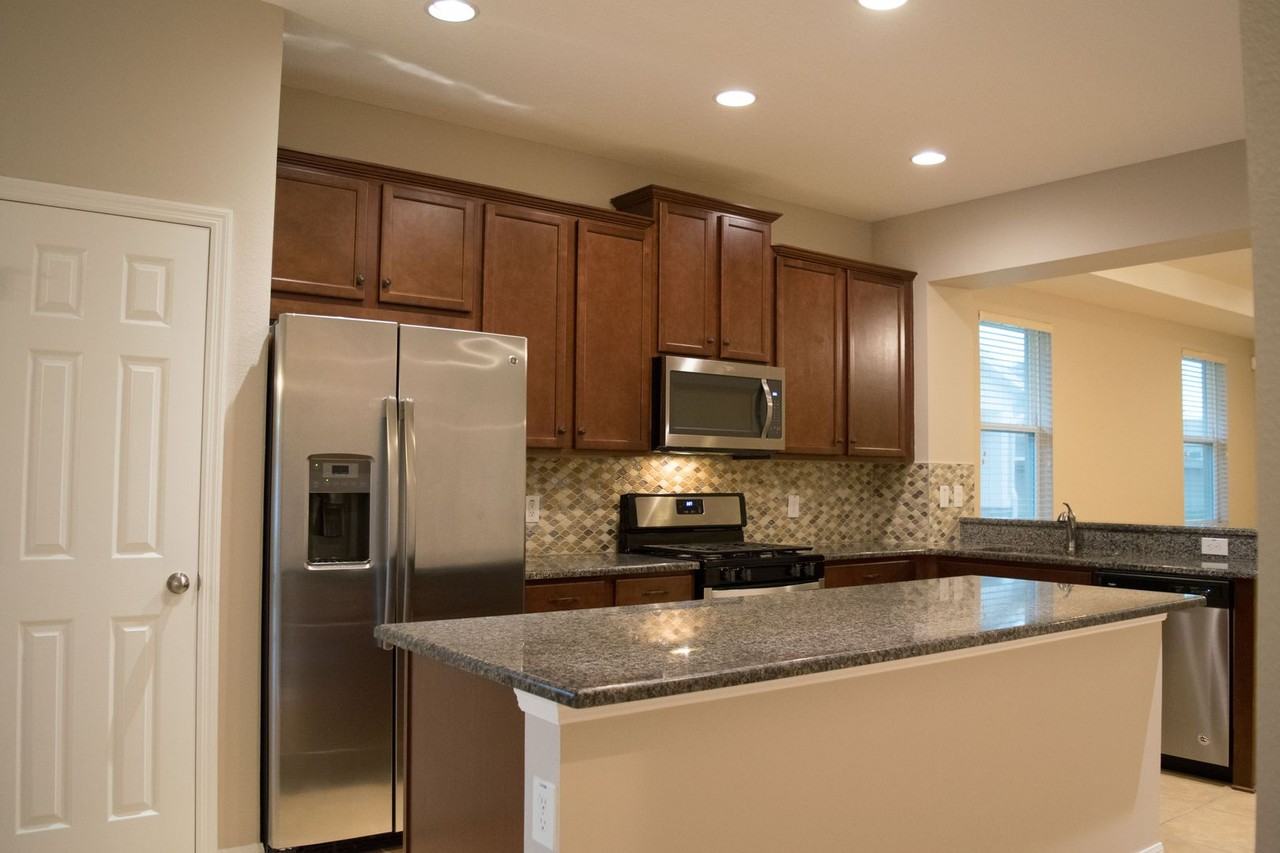 8112 Summerlake Groves St - Photo 5 of 21