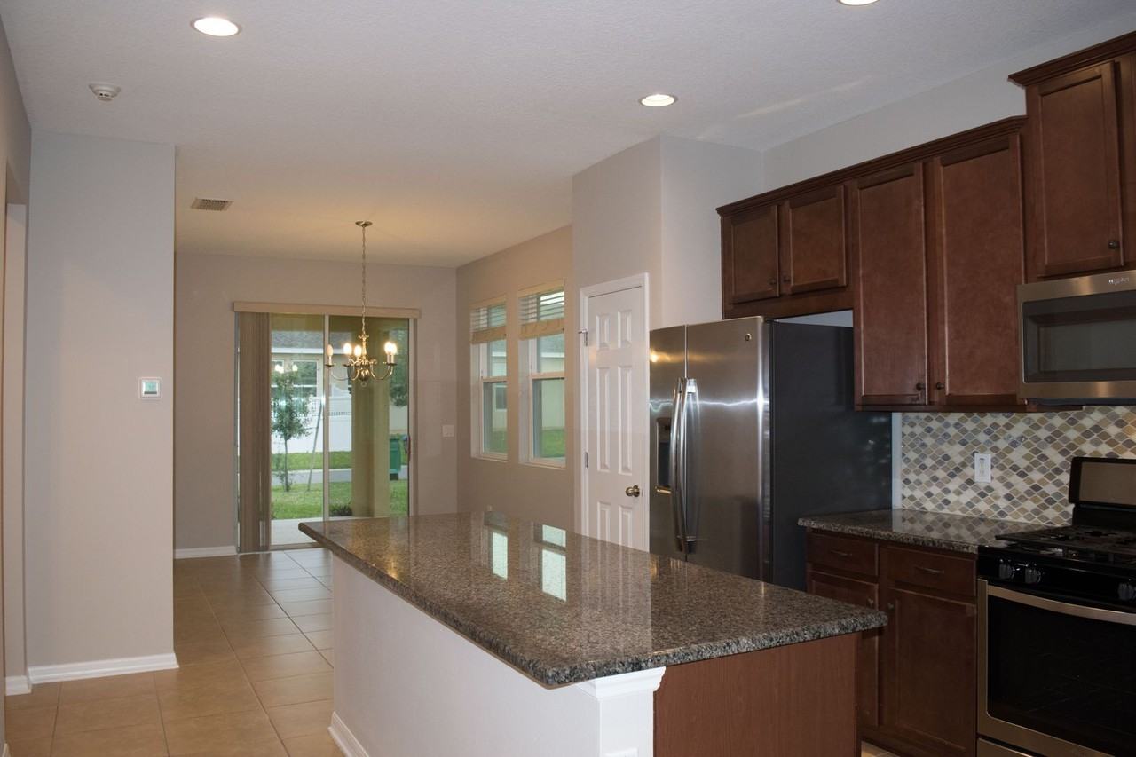 8112 Summerlake Groves St - Photo 6 of 21