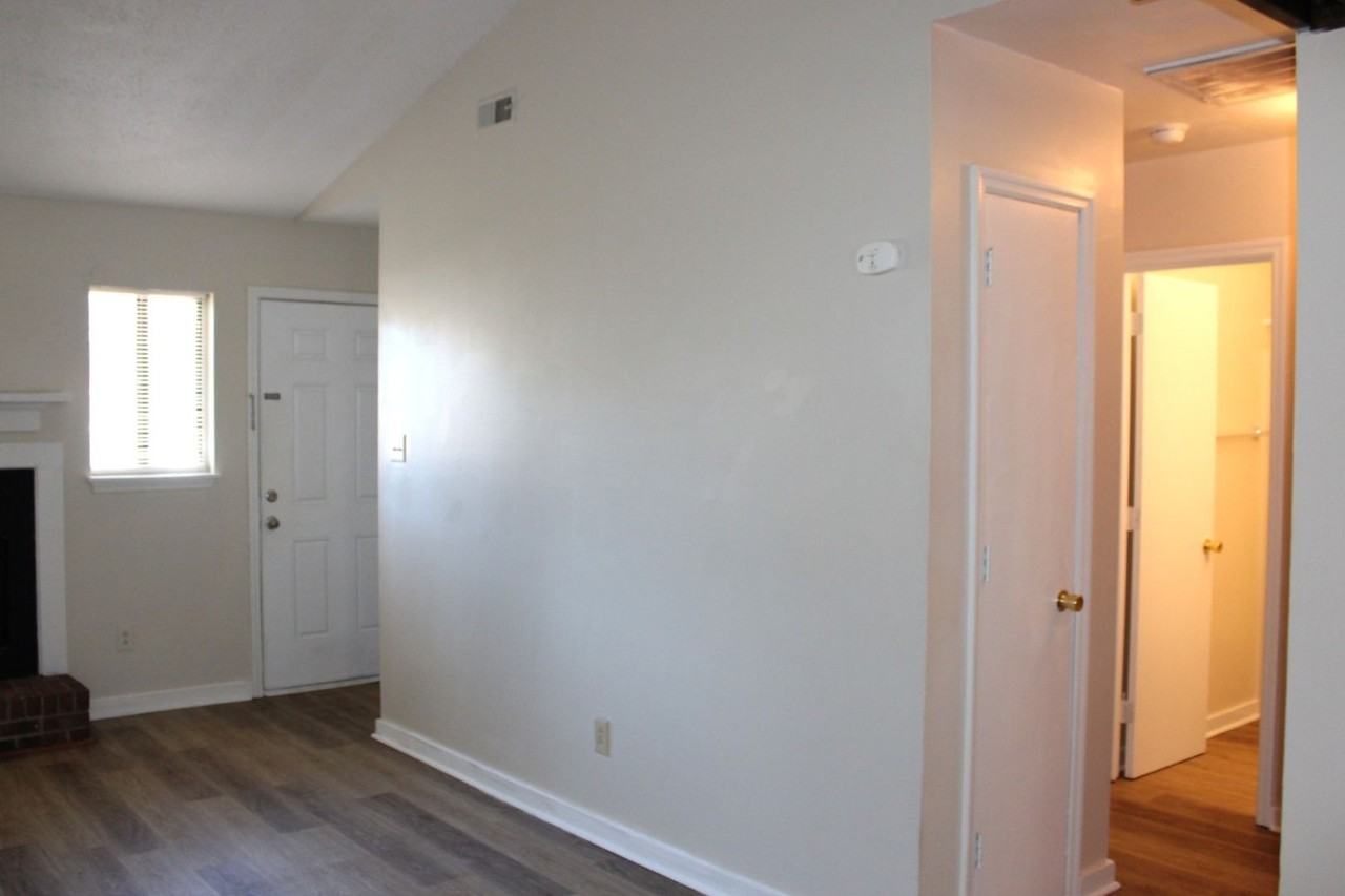 202 Cedar Ridge Ln - Photo 5 of 20