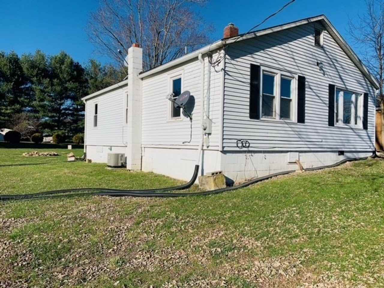33 Spencer Pike Rd - Photo 3 of 13
