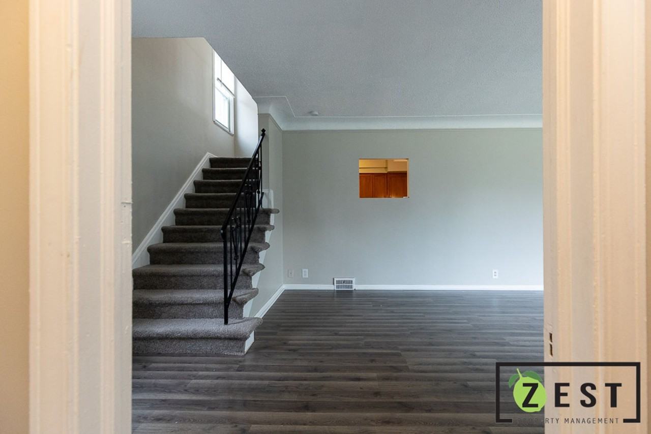 4708 Berkshire St - Photo 3 of 36