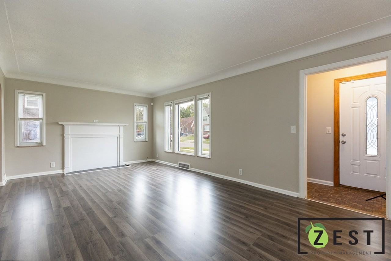 4708 Berkshire St - Photo 5 of 36