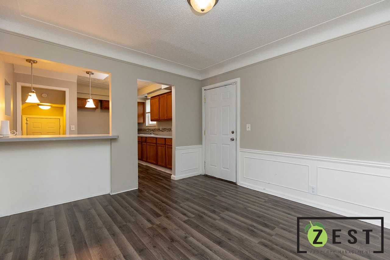 4708 Berkshire St - Photo 7 of 36