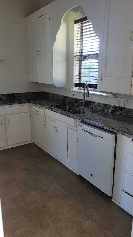 765 Plumas St - Photo 3 of 23