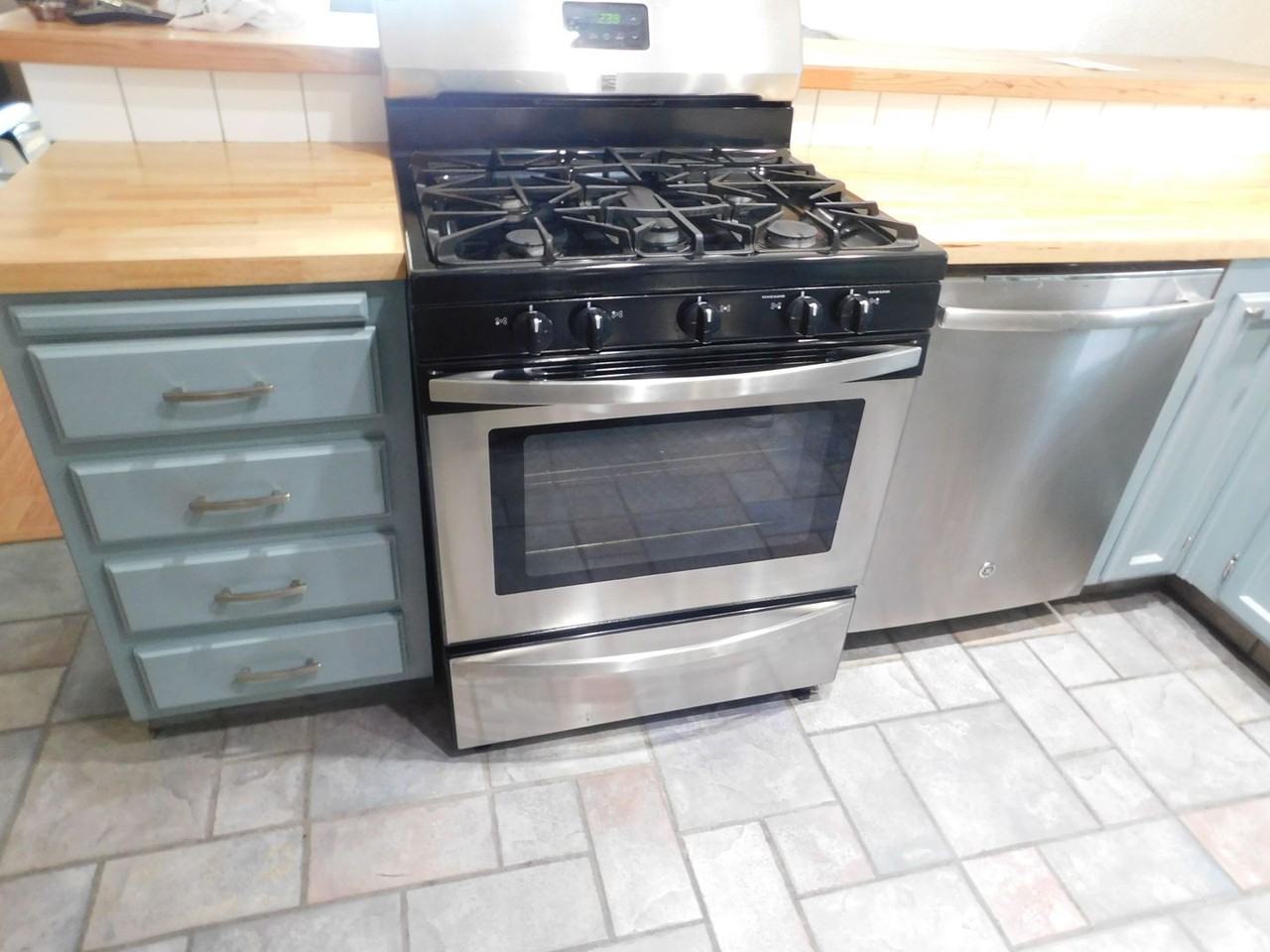 112 S Lilac St - Photo 3 of 20