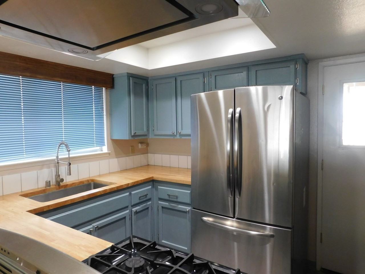 112 S Lilac St - Photo 4 of 20