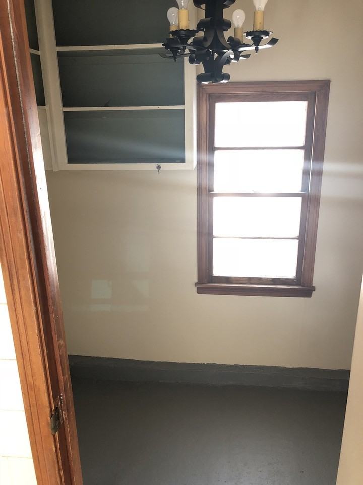 1819 Roanoke St - Photo 7 of 9