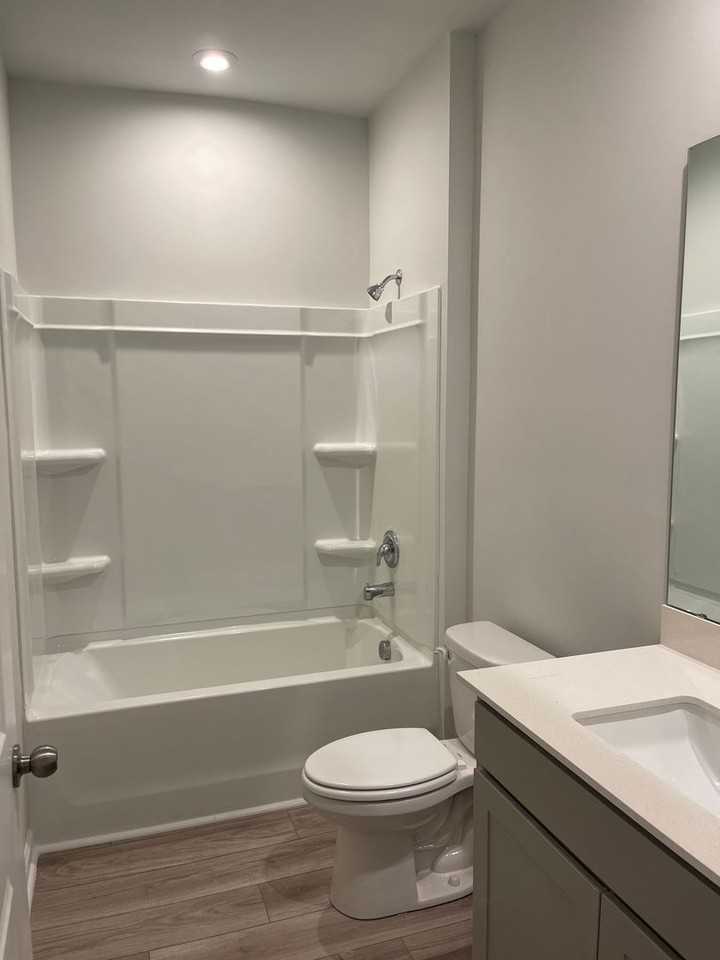 828 Longleaf Dr - Photo 4 of 23