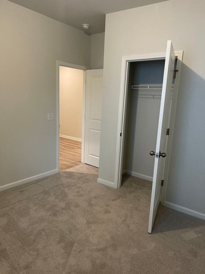 828 Longleaf Dr - Photo 7 of 23