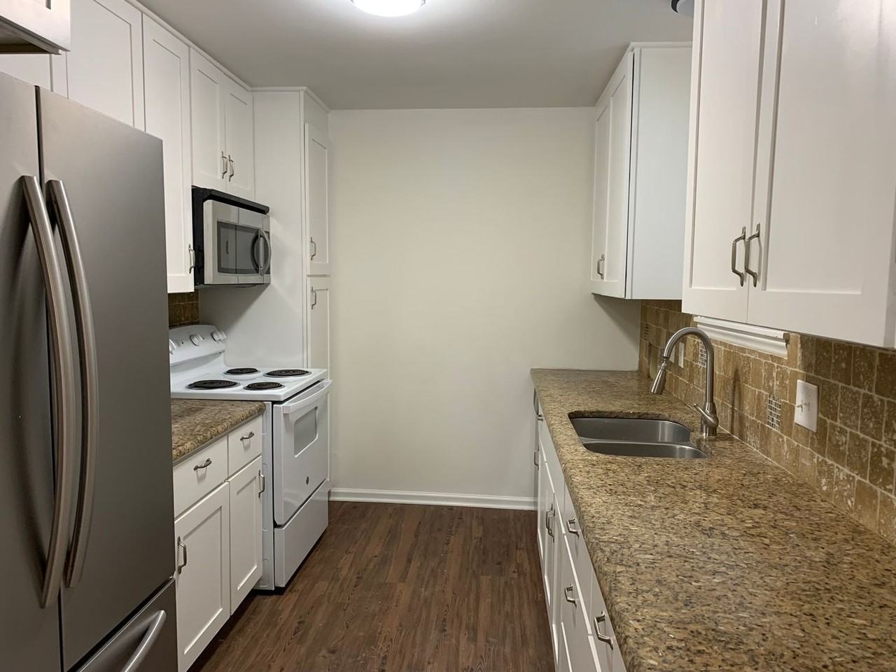 2000 Waters Dr - Photo 5 of 30