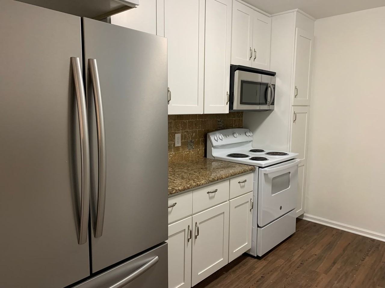 2000 Waters Dr - Photo 6 of 30