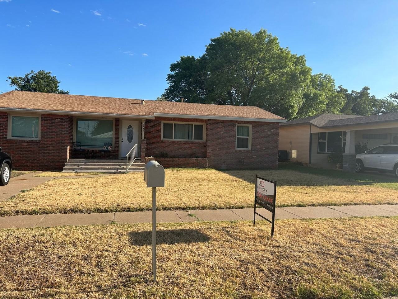 501 E 17th St - Photo 2 of 17